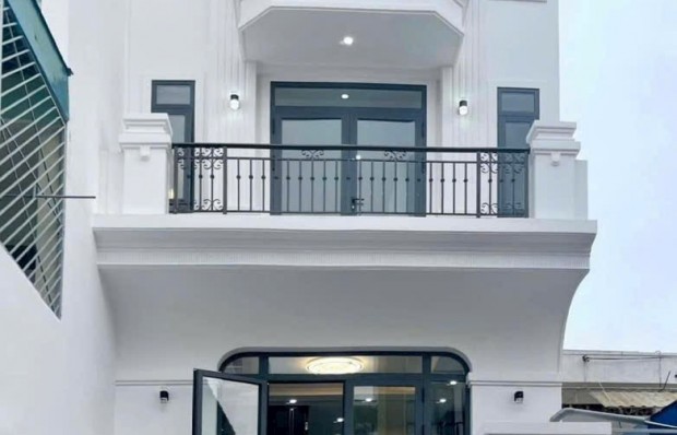 Bán nhà Vũng Tàu, nhà mới đẹp 1 trệt 3 lầu hẻm ôtô tránh nhau đường Xô Viết Nghệ Tĩnh